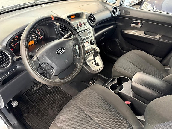 Kia Carens 9 of 20