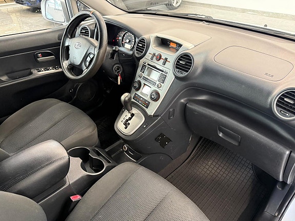 Kia Carens 10 of 20