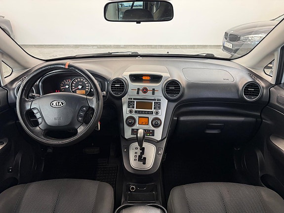 Kia Carens 8 of 20