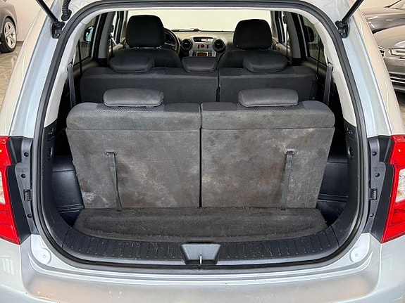 Kia Carens 17 of 20