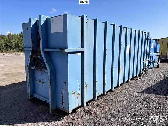 RHD 200 komprimator med container (59,000:- ex moms) 21 of 24