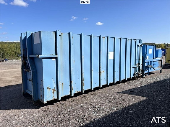 RHD 200 komprimator med container (59,000:- ex moms) 22 of 24