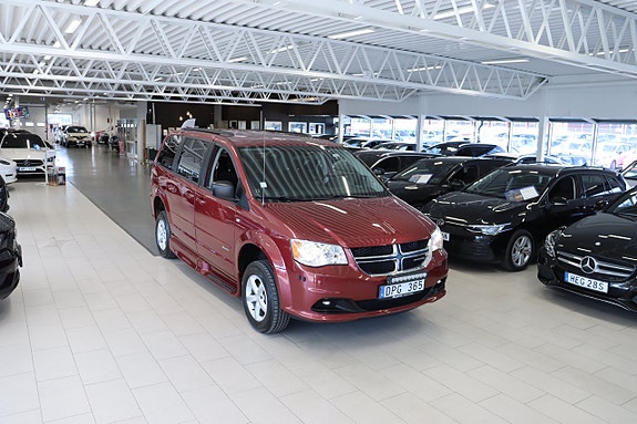 Dodge Grand Caravan 3 of 21