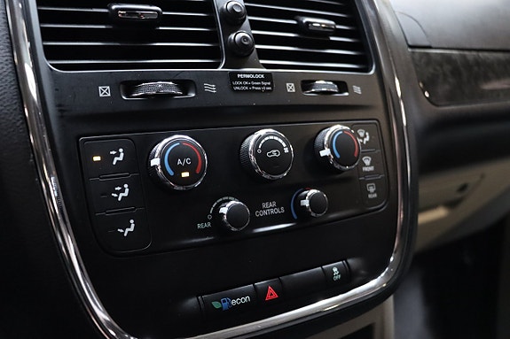 Dodge Grand Caravan 17 of 21