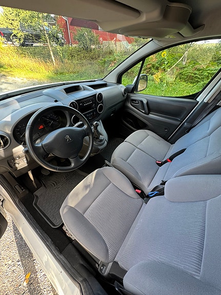 Peugeot Partner 8 of 9