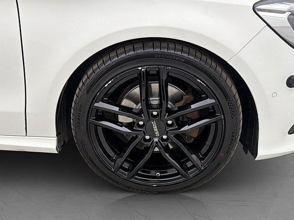 Mercedes-Benz CLA200 27 of 28