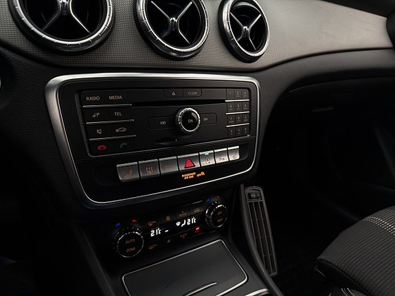 Mercedes-Benz CLA200 19 of 28