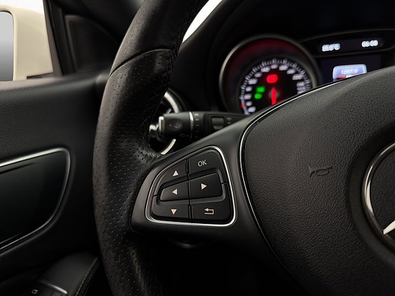 Mercedes-Benz CLA200 22 of 28
