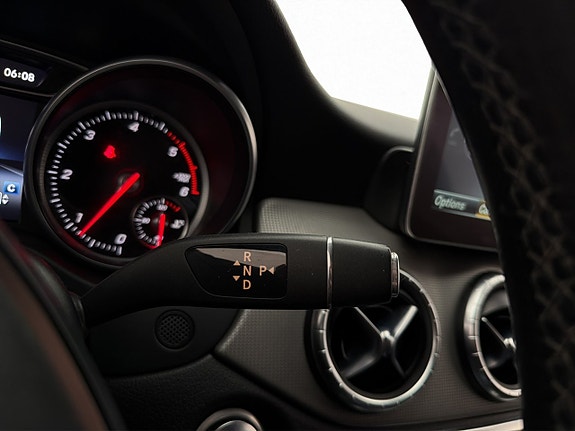 Mercedes-Benz CLA200 21 of 28