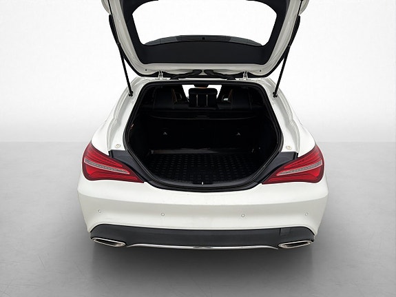 Mercedes-Benz CLA200 10 of 28