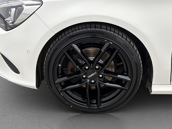 Mercedes-Benz CLA200 24 of 28