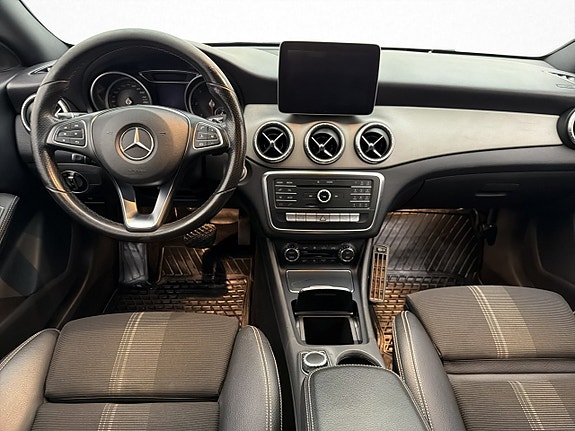 Mercedes-Benz CLA200 12 of 28