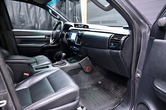 Toyota HiLux 9 of 21