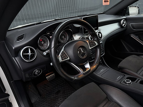 Mercedes-Benz CLA220 d 10 of 16