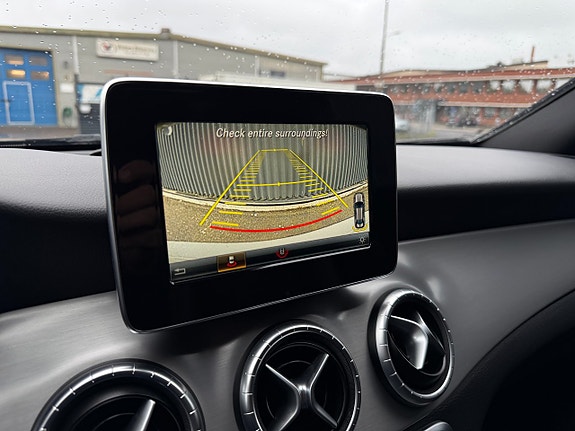 Mercedes-Benz CLA220 d 14 of 16