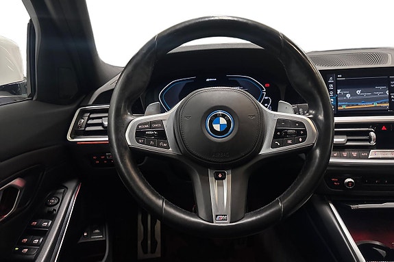 BMW 330e 9 of 19