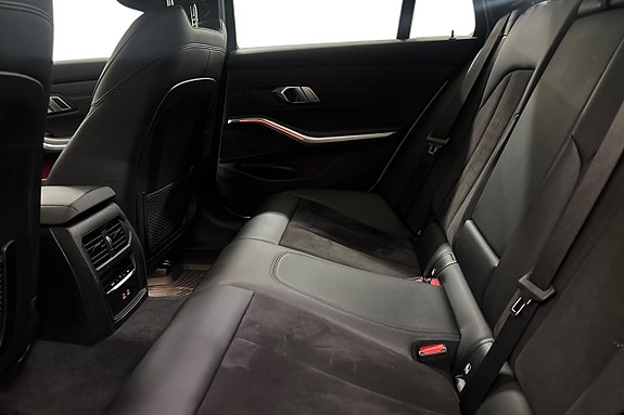BMW 330e 11 of 19