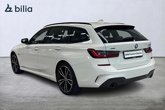 BMW 330e 2 of 19