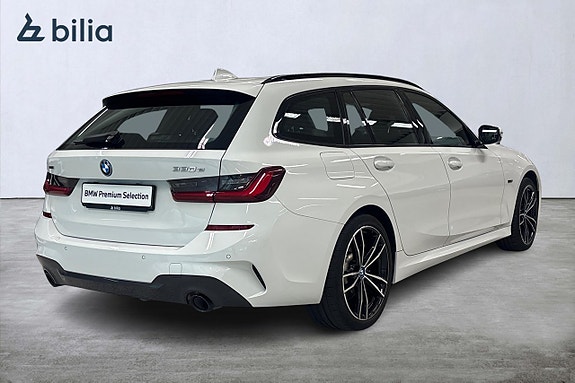 BMW 330e 17 of 19