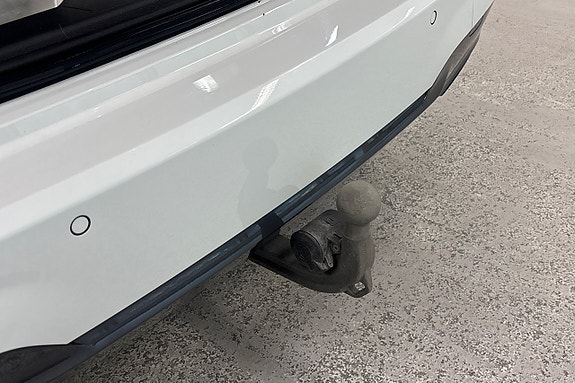 BMW 330e 19 of 19