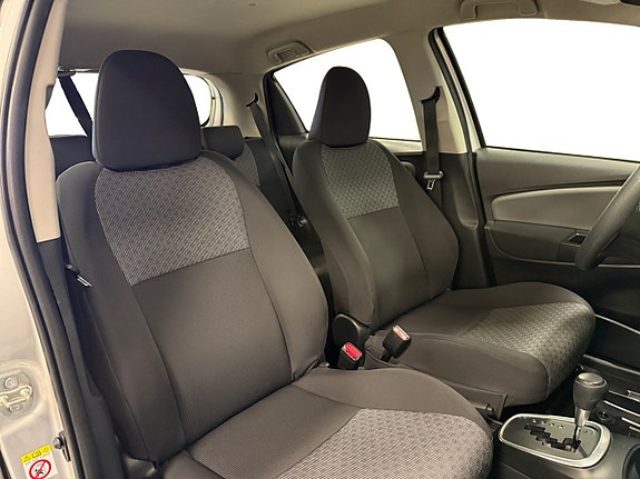 Toyota Yaris 11 of 15