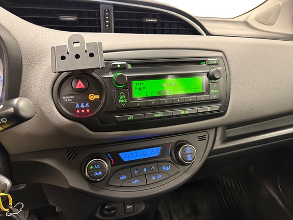 Toyota Yaris 14 of 15