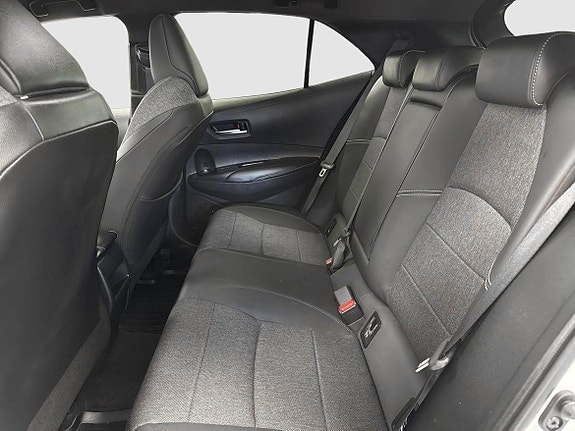 Toyota Corolla 13 of 13