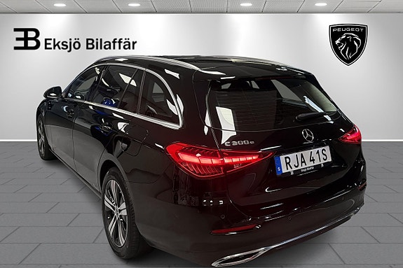 Mercedes-Benz C300 8 of 21