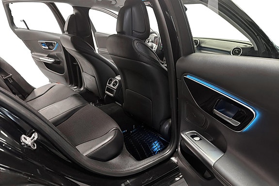 Mercedes-Benz C300 13 of 21