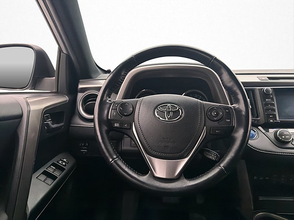 Toyota RAV4 13 of 30
