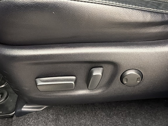 Toyota RAV4 12 of 30