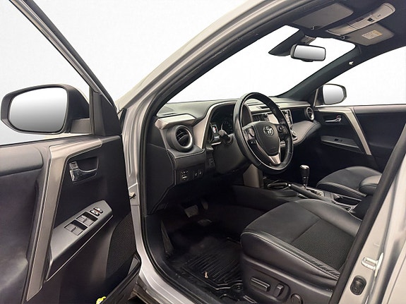 Toyota RAV4 9 of 30