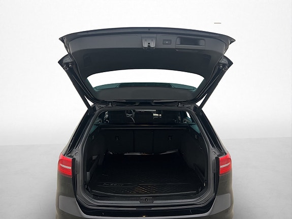 Volkswagen Passat 25 of 30