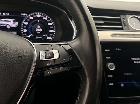 Volkswagen Passat 15 of 30