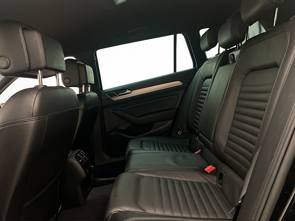 Volkswagen Passat 24 of 30