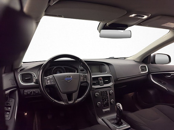 Volvo V40 11 of 25
