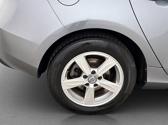 Volvo V40 22 of 25