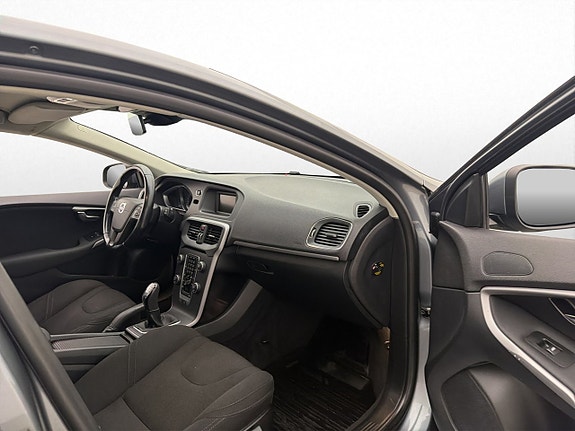 Volvo V40 19 of 25