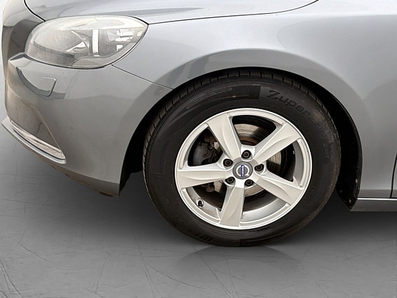 Volvo V40 24 of 25