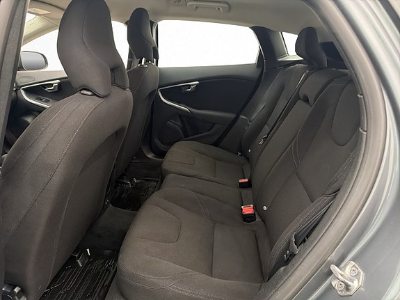 Volvo V40 20 of 25