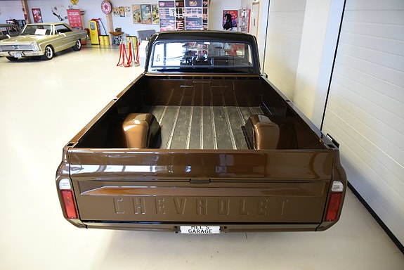 Chevrolet C20 9 of 30