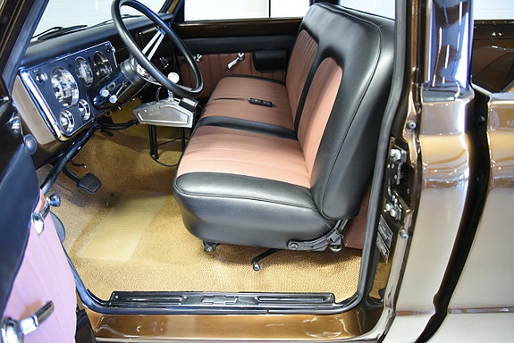 Chevrolet C20 21 of 30