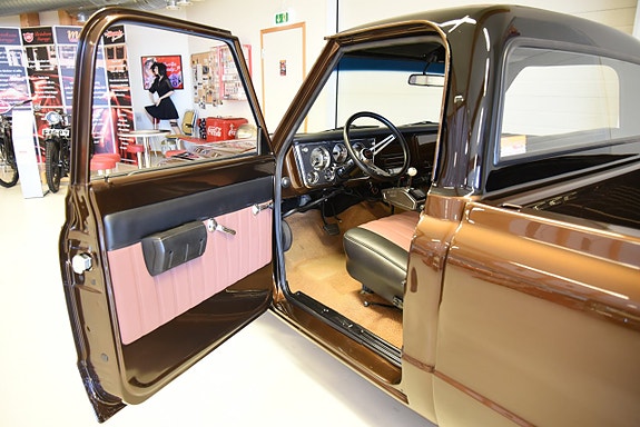 Chevrolet C20 20 of 30