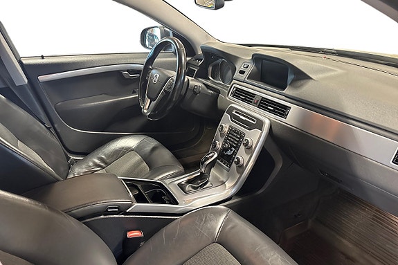 Volvo V70 11 of 26