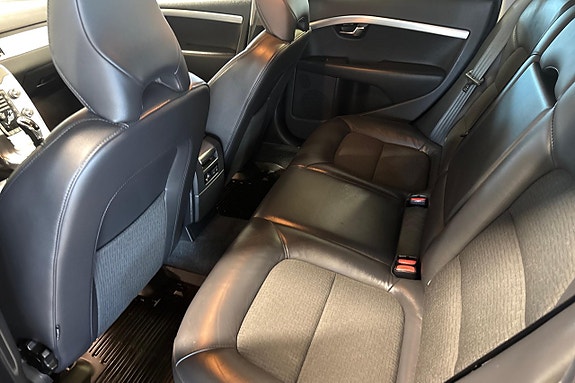 Volvo V70 20 of 26