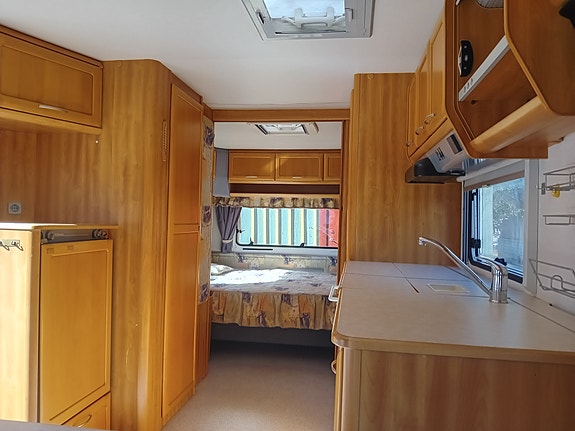 Knaus 560 Azur Royale Fullbredd Dubbelbädd 6 of 19