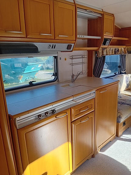 Knaus 560 Azur Royale Fullbredd Dubbelbädd 7 of 19