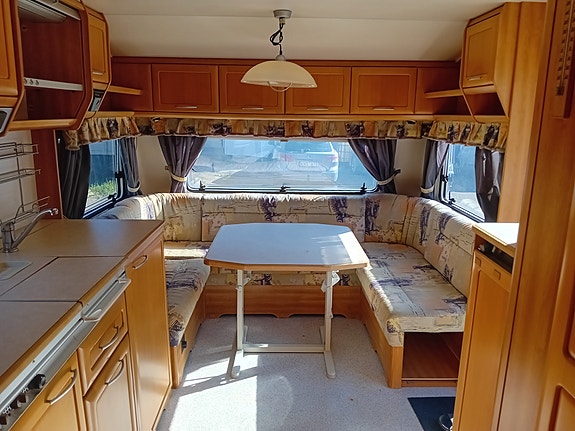 Knaus 560 Azur Royale Fullbredd Dubbelbädd 4 of 19