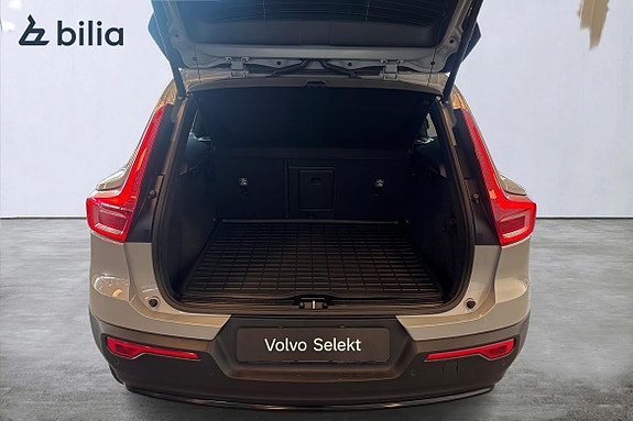 Volvo EX40 12 of 24