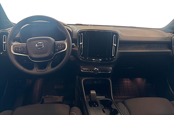 Volvo EX40 10 of 24